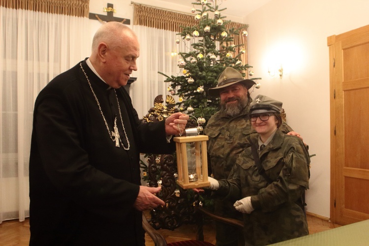 Przekazanie Betlejemskiego Światła Pokoju