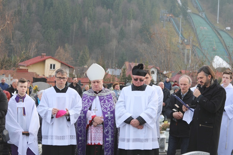 Ostatnie pożegnanie rodziny śp. Kaimów - ofiar wybuchu w Szczyrku