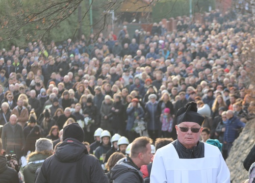 Ostatnie pożegnanie rodziny śp. Kaimów - ofiar wybuchu w Szczyrku