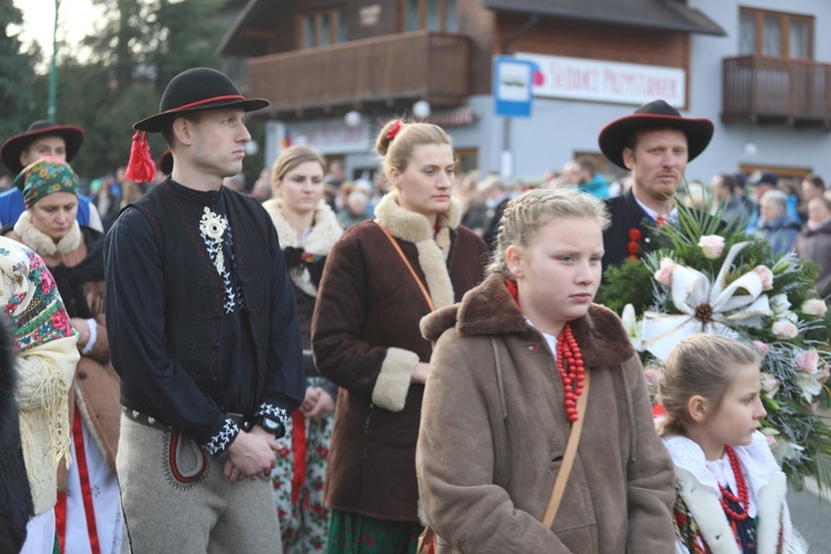 Ostatnie pożegnanie rodziny śp. Kaimów - ofiar wybuchu w Szczyrku