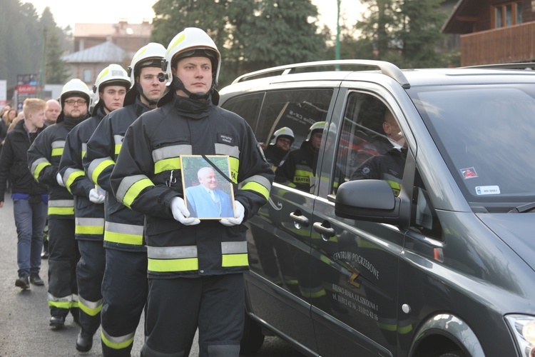 Ostatnie pożegnanie rodziny śp. Kaimów - ofiar wybuchu w Szczyrku