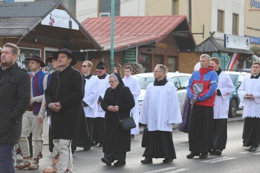 Ostatnie pożegnanie rodziny śp. Kaimów - ofiar wybuchu w Szczyrku