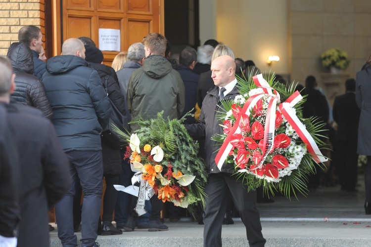 Ostatnie pożegnanie rodziny śp. Kaimów - ofiar wybuchu w Szczyrku