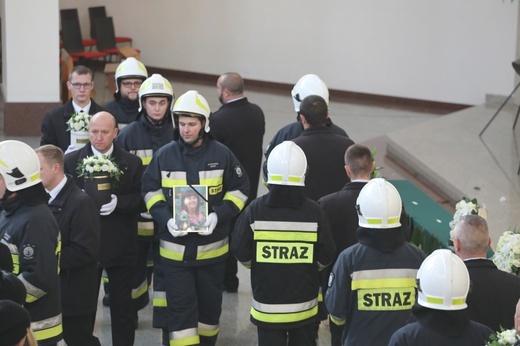 Ostatnie pożegnanie rodziny śp. Kaimów - ofiar wybuchu w Szczyrku