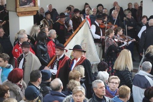 Ostatnie pożegnanie rodziny śp. Kaimów - ofiar wybuchu w Szczyrku