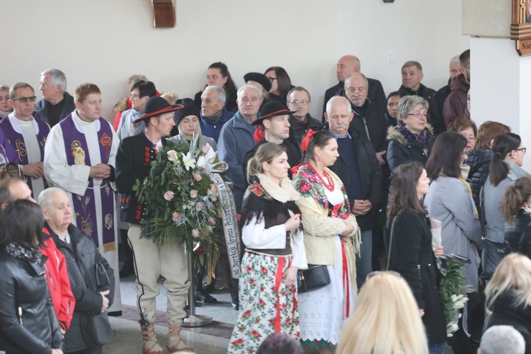 Ostatnie pożegnanie rodziny śp. Kaimów - ofiar wybuchu w Szczyrku