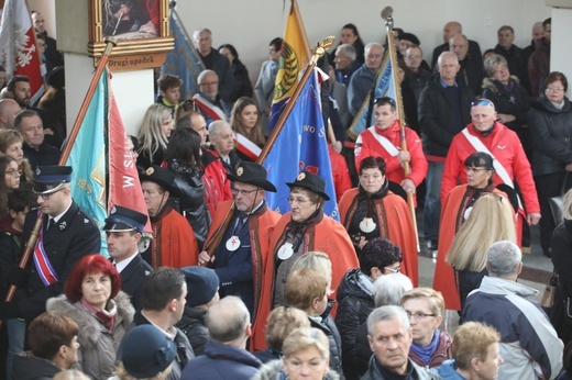 Ostatnie pożegnanie rodziny śp. Kaimów - ofiar wybuchu w Szczyrku