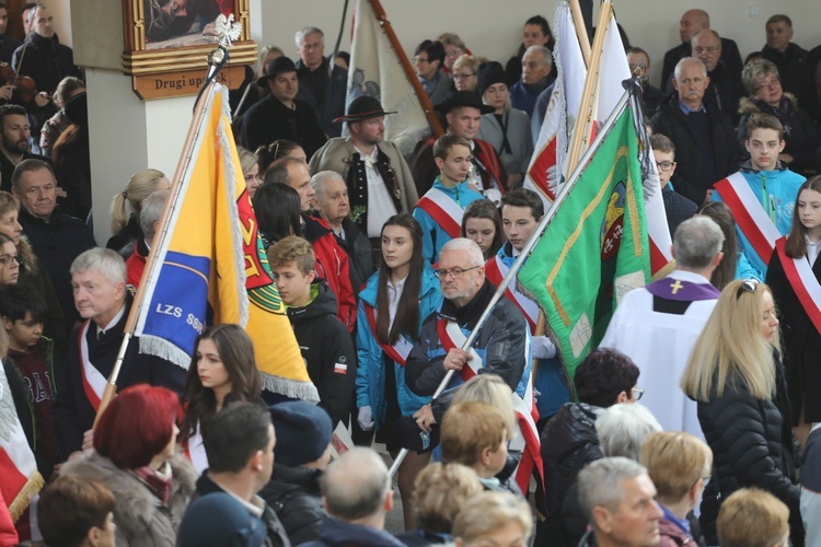 Ostatnie pożegnanie rodziny śp. Kaimów - ofiar wybuchu w Szczyrku