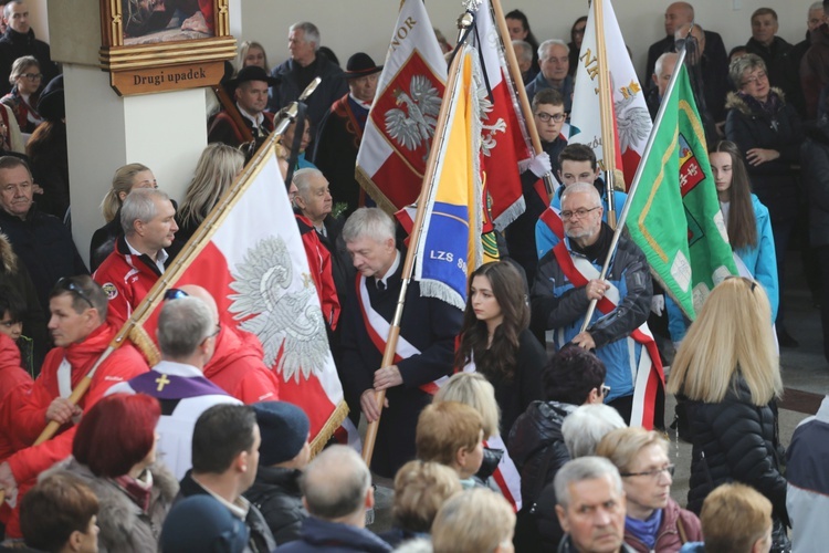 Ostatnie pożegnanie rodziny śp. Kaimów - ofiar wybuchu w Szczyrku