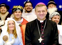 Bp Roman Pindel: Trzeba umieć cieszyć się jak dzieci