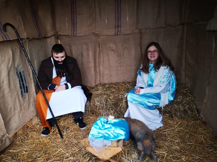 Szopka i kiermasz w Dębnie