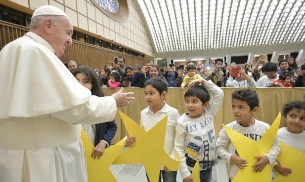 Głośny dialog Franciszka z dziećmi z watykańskiego ambulatorium