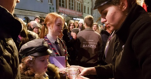 Betlejemskie Światło Pokoju dotarło do Gliwic