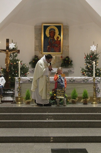 ​Roraty u Matki Bożej Częstochowskiej w Legnicy