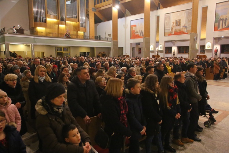 Abp Budzik: Przedziwny jest nasz Bóg, niepasujący do ludzkich wyobrażeń