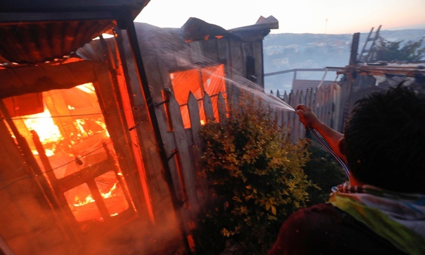 Ponad 200 domów spłonęło w Valparaiso