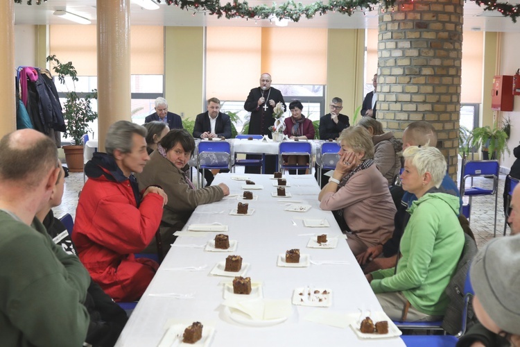 Stół dla samotnych i bezdomnych u Św. Brata Alberta w Bielsku-Białej - 2019