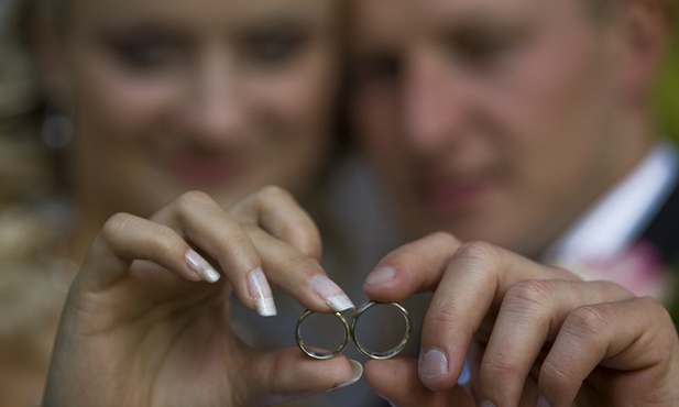 Niedziela Świętej Rodziny dniem odnowienia przyrzeczeń małżeńskich