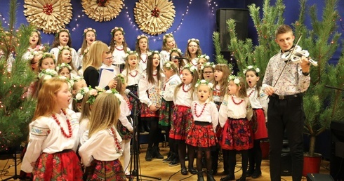 Zespół wykona znane kolędy i autorskie pastorałki.