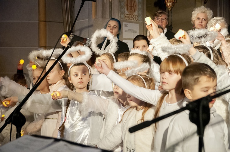 Charytatywny Koncert Bożonarodzeniowy, cz. 2