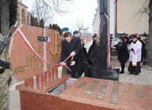 Rudnik nad Sanem, plac kościelny. Odsłonięcie pomników.