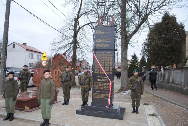 Rudnik nad Sanem: Odsłonięcie pomników