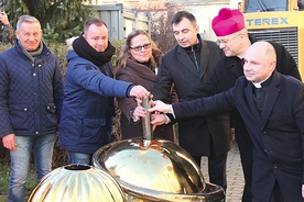 Kapsuła czasu trafiła do jednej z kopuł.