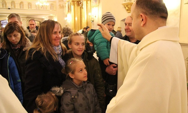 Każda rodzina mogła przyjąć indywidualne błogosławieństwo.