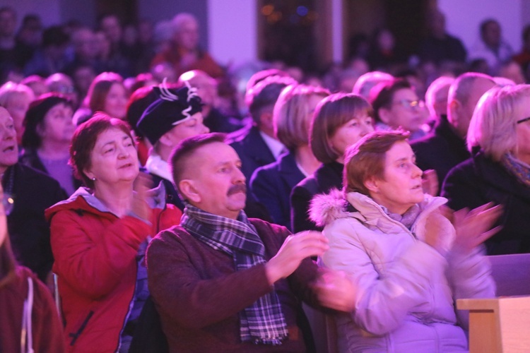 8. Pogórskie Kolędowanie - z Maciejem Miecznikowskim