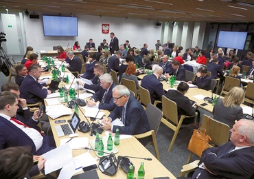 Posiedzenie sejmowej komisji sprawiedliwości i praw człowieka, która omawia projekt zmian w ustawach sądowych autorstwa PiS.