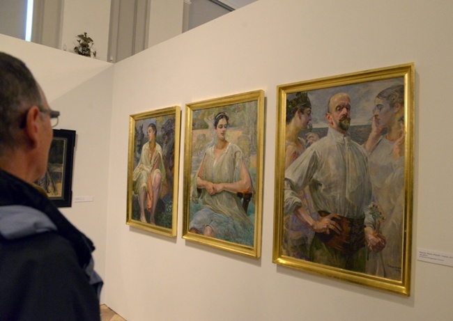Październik. W Muzeum Jacka Malczewskiego w Radomiu została otwarta wystawa "Moja dusza. Oblicza kobiet w twórczości Jacka Malczewskiego".