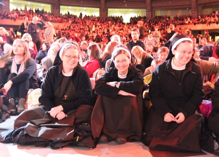 ESM Wrocław 2019. Modlitwa w Hali Stulecia. Światło i pokój