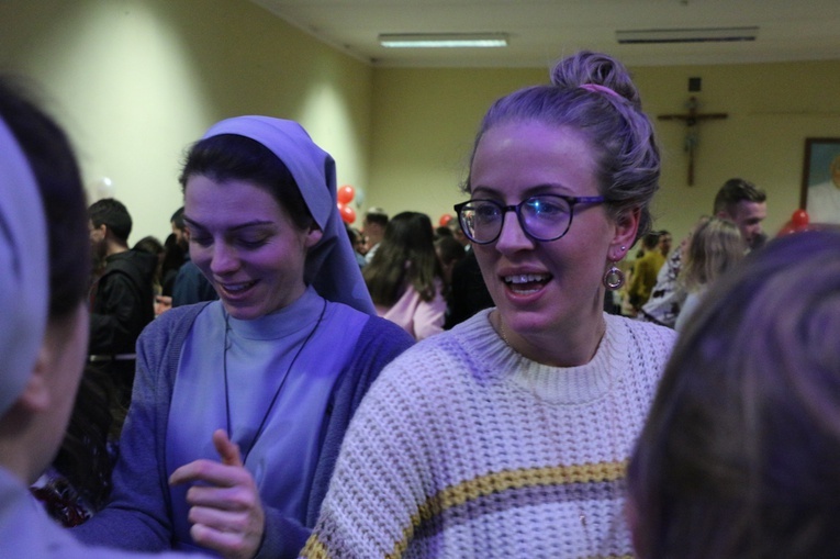 ESM 2019. Święto narodów - sylwester Taize na Karłowicach