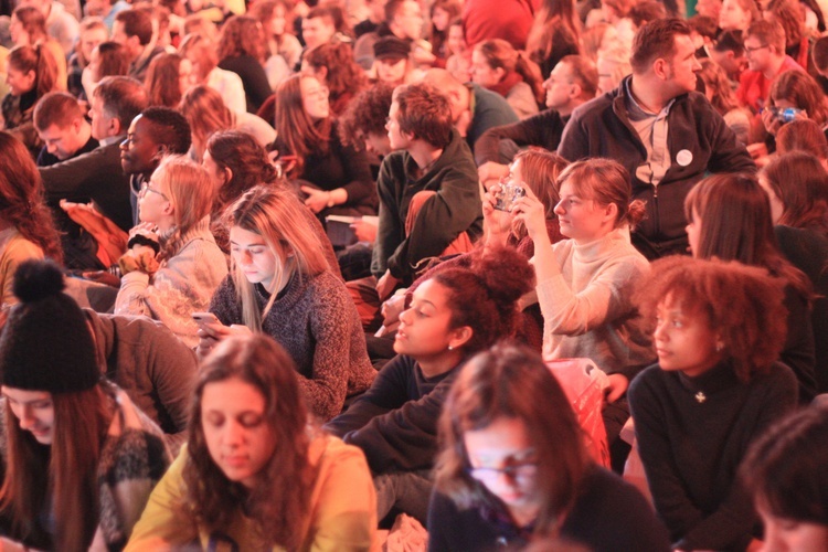 Taizé - Wrocław. Wieczorna modlitwa z bratem Aloisem, przeorem Wspólnoty.