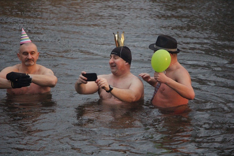 Skierniewicki klub Morsa "Lodołamacz"