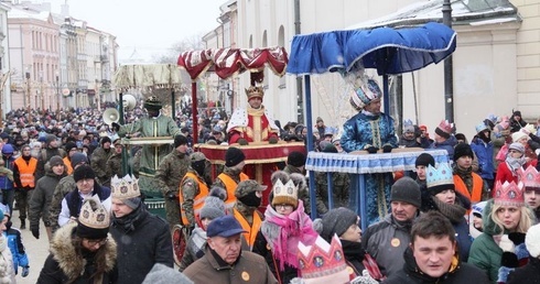 W orszaku każdego roku udział biorą całe rodziny.
