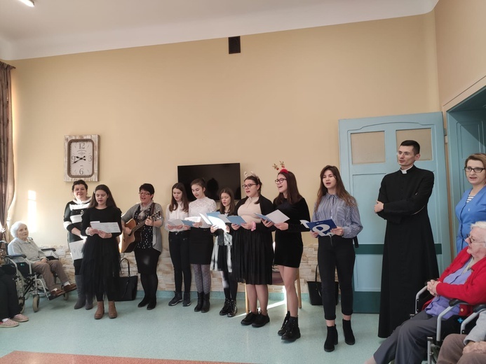 Młodzież w Zakładzie Opiekuńczo-Leczniczym w Dzierżoniowie