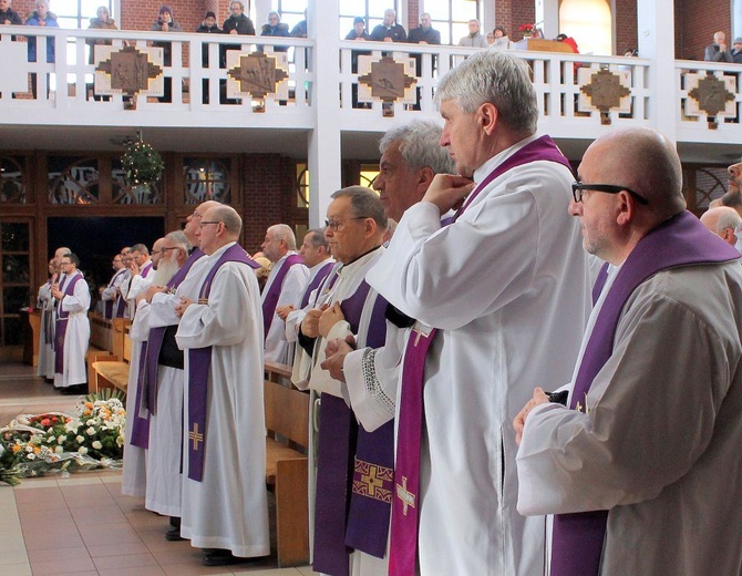 Pogrzeb śp. o. Janusza Cechowego SJ