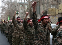 Członkowie jednej z paramilitarnych irańskich bojówek podzcas protestów