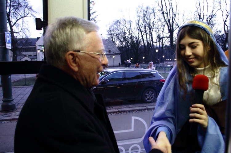 Kolędowanie z metropolitą krakowskim w tramwaju MPK 2020