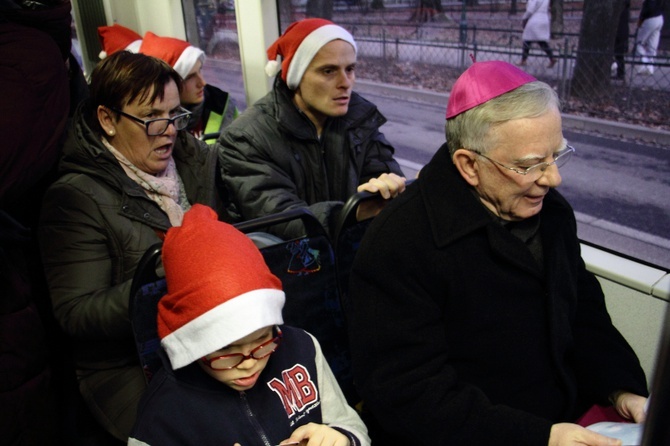 Kolędowanie z metropolitą krakowskim w tramwaju MPK 2020