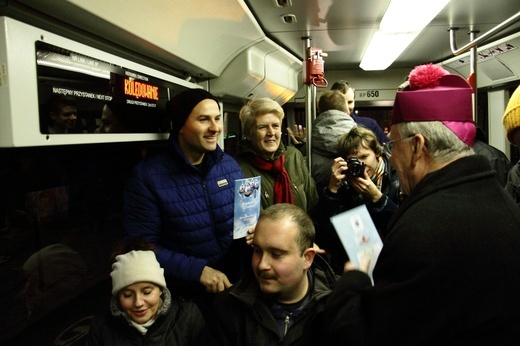 Kolędowanie z metropolitą krakowskim w tramwaju MPK 2020