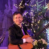Gwiazdą kolędowego koncertu był w tym roku znakomity śpiewak Maciej Miecznikowski.