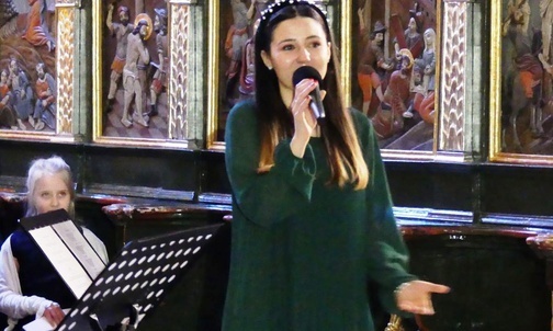 Gabriela Wędzel - inicjatorka młodzieżowego projektu "Aby radość wasza była pełna" w żywieckiej konkatedrze.