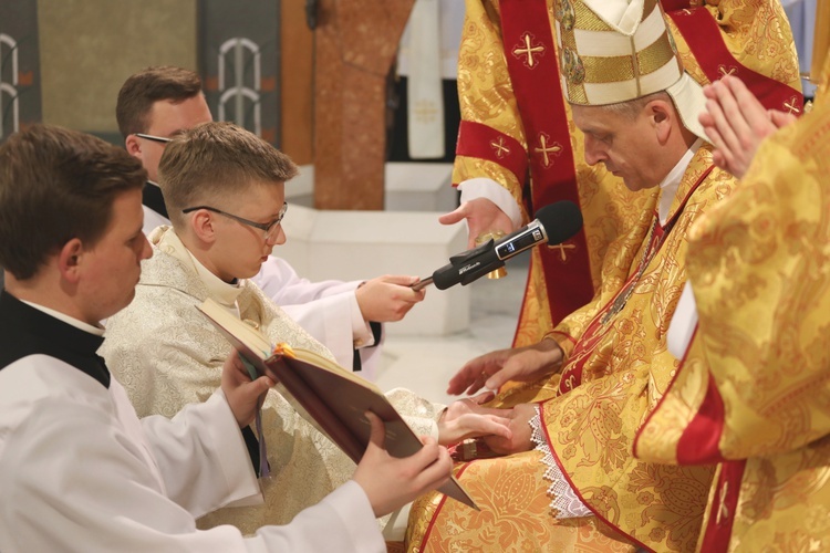 Szósty rok posługi pasterskiej bp. Romana Pindla