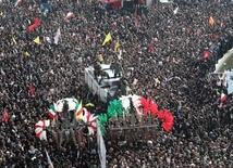 Setki tysięcy osób uczestniczą w uroczystościach pogrzebowych Sulejmaniego