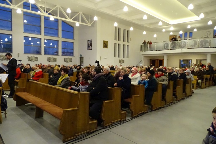 Charytatywny koncert w kościele pw. św. Jadwigi we Wschhowie