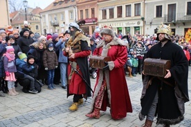 Za Mędrcami do Jezusa 