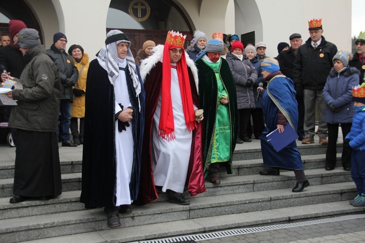 Orszak w Nowej Dębie