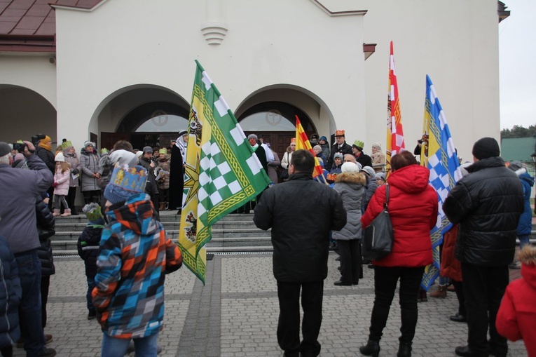 Orszak w Nowej Dębie